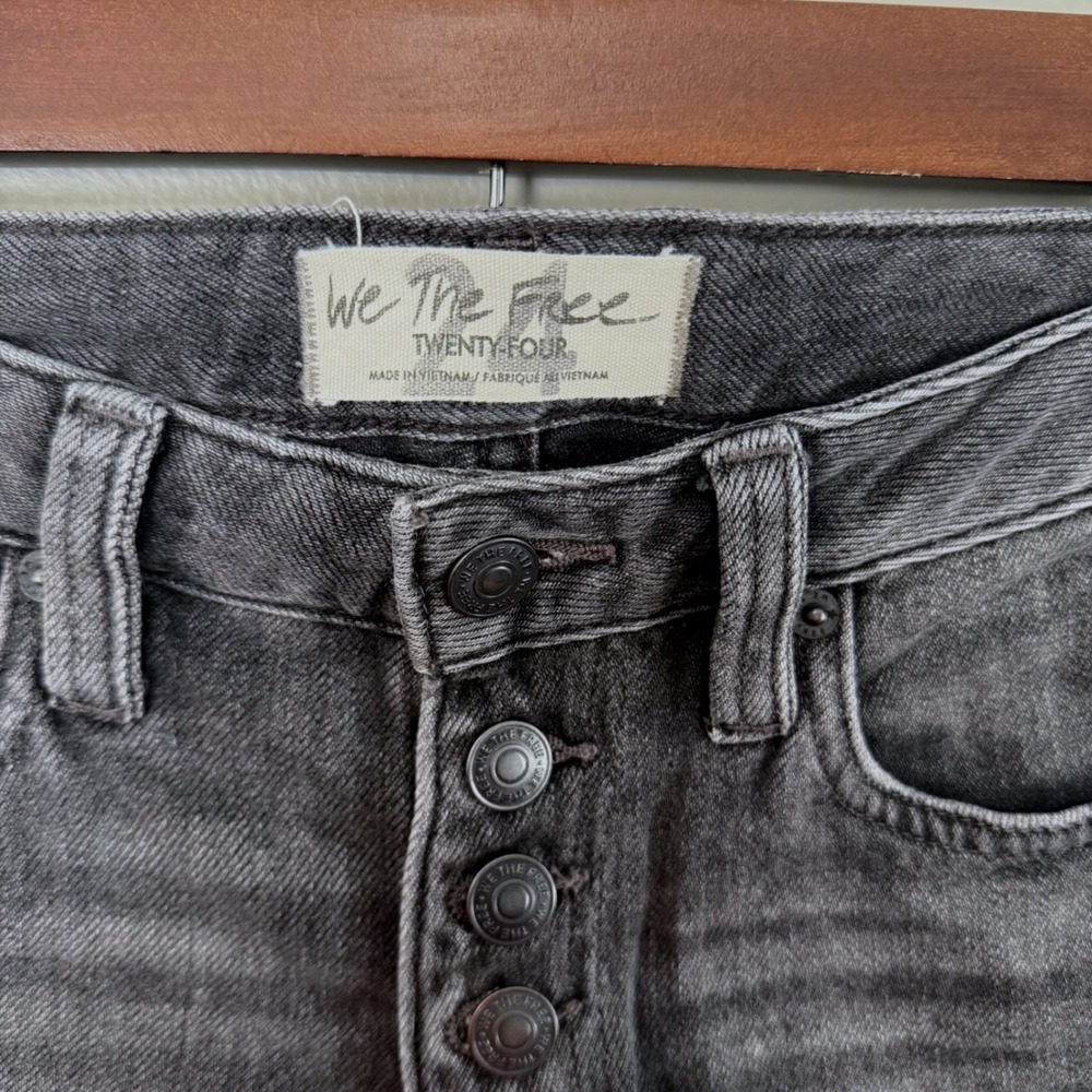 We The Free Free People Romeo Rolled Cuttoff Shorts 100% Cotton Distressed Sz 24 - Picture 7 of 8